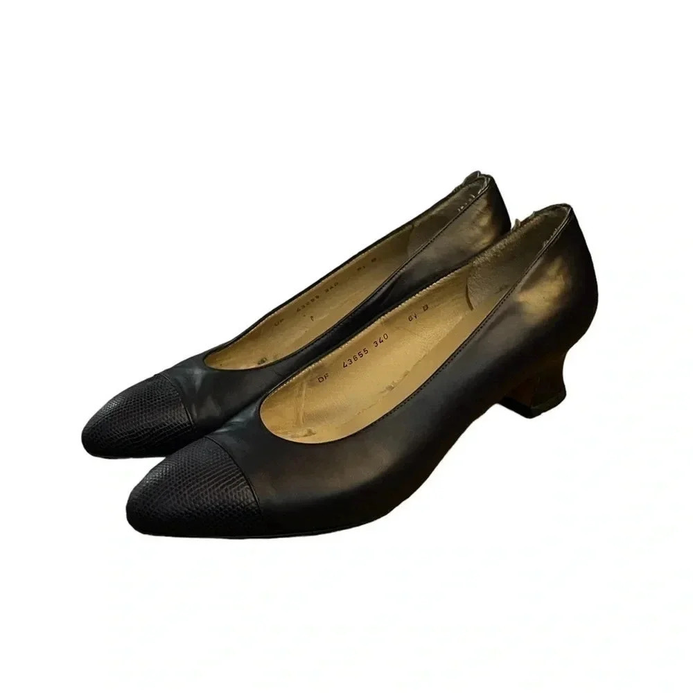 Salvatore Ferragamo Screened Leather Cap Toe Pumps Classic Vintage - Picture 2 of 12